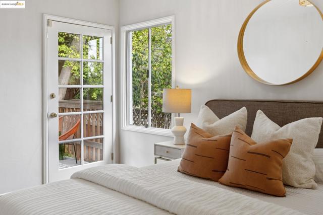 5318 Fleming Avenue, Oakland CA: https://media.crmls.org/mediaz/f7d29caf-cec2-4790-96ff-29302748d727.jpg