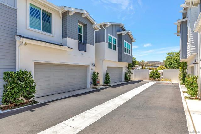 7603 Sage Ct., Santee CA: https://media.crmls.org/mediaz/f7d31465-d810-407b-9e1b-7a086d643a41.jpg