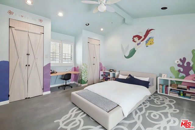 5527 Columbus Avenue, Sherman Oaks CA: https://media.crmls.org/mediaz/f7d350f2-3df9-4320-ab00-4559c83baf66.jpg