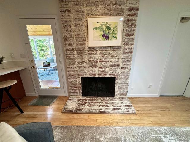 359 W Glenwood Ave, Fullerton CA: https://media.crmls.org/mediaz/f7d35db7-967d-4bc6-9a6e-1f9690fdaff1.jpg