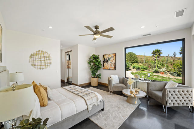 5572 Rainier Street, Ventura CA: https://media.crmls.org/mediaz/f7d4a9e1-cf92-4528-8383-de55abac80ea.jpg