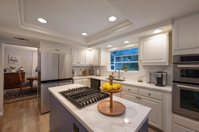 10575 Spruce Grove Ave, San Diego CA: https://media.crmls.org/mediaz/f7d4edc1-f528-4b1f-948c-62e04e3b09ea.jpg