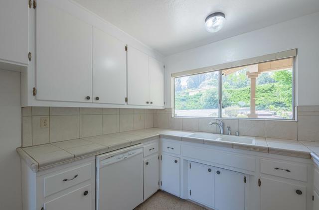 9773 Borromeo Drive, Salinas CA: https://media.crmls.org/mediaz/f7d52e4a-6dfe-4a63-a5cb-0fc634a6cf9b.jpg