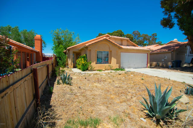 517 E Ave J-12, Lancaster CA: https://media.crmls.org/mediaz/f7d5e35a-b63f-4b59-a9ff-1aa451f81c4b.jpg