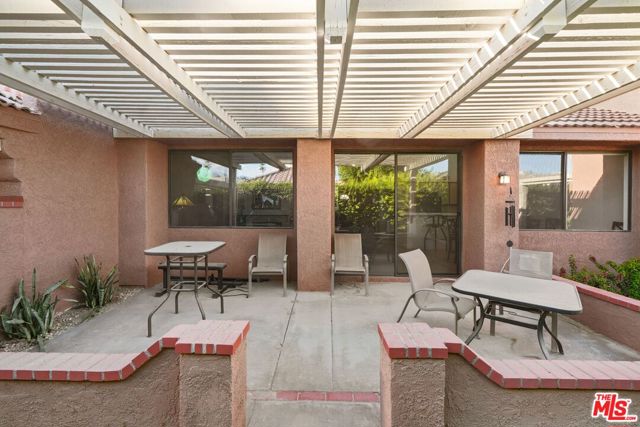 76645 Sheba Way, Palm Desert CA: https://media.crmls.org/mediaz/f7d5f855-7fba-4b82-930a-8db63b48d156.jpg