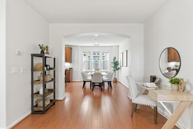 211 Peppermint Tree Terrace, Sunnyvale CA: https://media.crmls.org/mediaz/f7d6b233-5581-46cc-9d33-0d2b3d0d9c1e.jpg