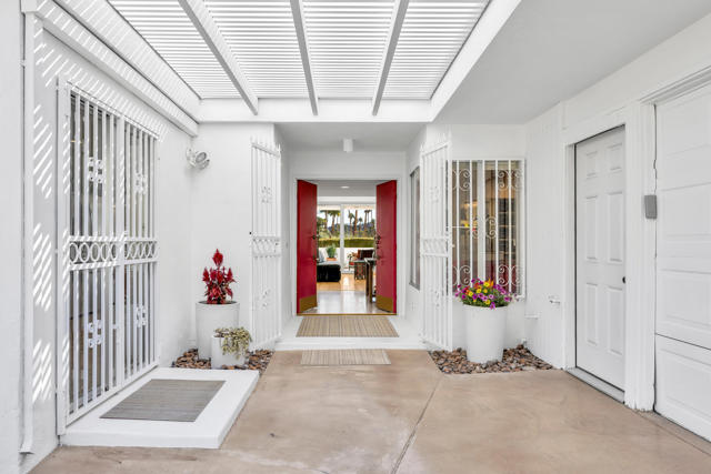 2400 S Palm Canyon Drive, Palm Springs CA: https://media.crmls.org/mediaz/f7d70c55-3dac-4f4a-8269-0796a8d5ce03.jpg