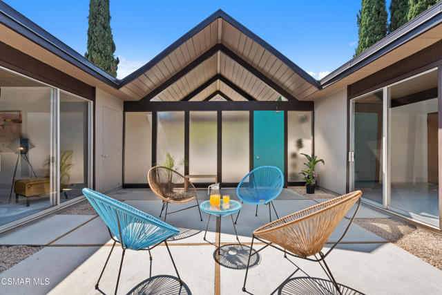 1449 Fordham Avenue, Thousand Oaks CA: https://media.crmls.org/mediaz/f7d72050-d9fc-4141-a6e4-7dea5984784a.jpg