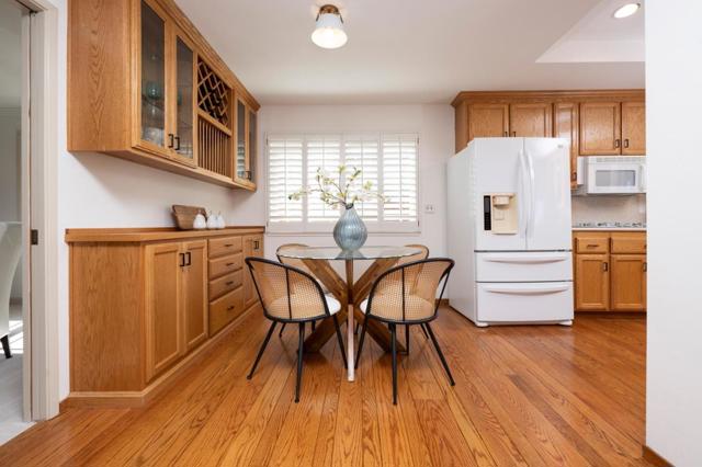 150 Crestview Drive, San Carlos CA: https://media.crmls.org/mediaz/f7d77c1d-b36b-4398-975a-fc028161ba8c.jpg