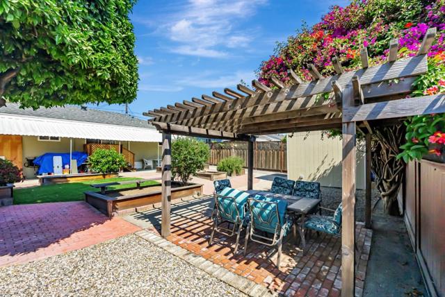 25875 Bel Aire Drive, Hayward CA: https://media.crmls.org/mediaz/f7d79335-2c2c-46cd-b650-8ca4c8fdccf5.jpg
