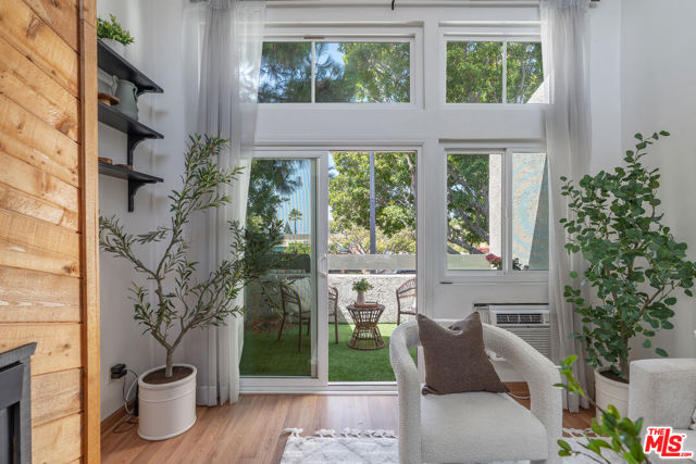 4900 Overland Avenue, Culver City CA: https://media.crmls.org/mediaz/f7d7c695-6e35-4924-b9cd-287771f1865a.jpg