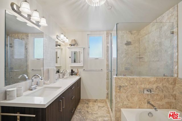 4541 Colfax Avenue, Studio City CA: https://media.crmls.org/mediaz/f7d81c6e-8dff-4801-b15e-904e744b0a9f.jpg