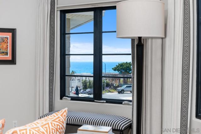 7344 Olivetas Ave, La Jolla CA: https://media.crmls.org/mediaz/f7d87484-a543-4768-81ff-911bcf394b66.jpg