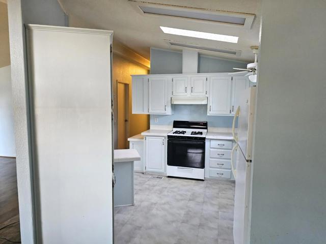 170 Sunset Circle, Vacaville CA: https://media.crmls.org/mediaz/f7d8a1d7-c581-419e-a90d-acf2ea13543f.jpg