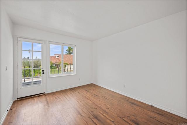 1033 Via Mil Cumbres, Solana Beach CA: https://media.crmls.org/mediaz/f7d8b534-4aac-42d7-9963-97840f35581f.jpg