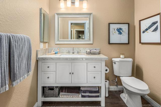 867 Ginger Avenue, Carlsbad CA: https://media.crmls.org/mediaz/f7d8ee27-7c65-4a2a-93c7-f19c3743cbb7.jpg
