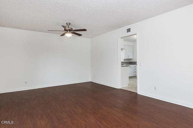Detail Gallery Image 9 of 27 For 9645 Woodley Ave, North Hills,  CA 91343 - 3 Beds | 2 Baths