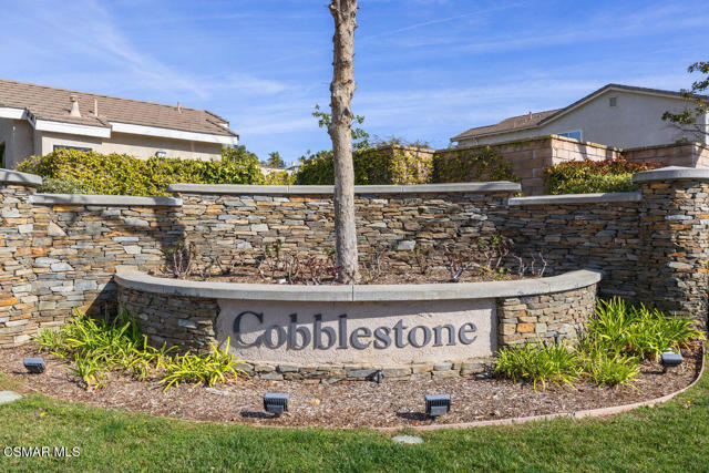 2787 Stonecutter Street, Thousand Oaks CA: https://media.crmls.org/mediaz/f7d98b47-7561-49ed-931b-681f7605b204.jpg