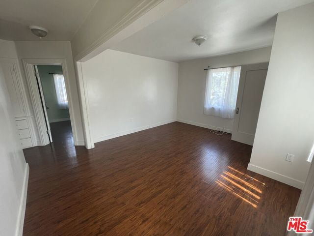 2320 W 25th Street, Los Angeles CA: https://media.crmls.org/mediaz/f7d9a278-b900-4090-a380-7abbd6d29cd8.jpg