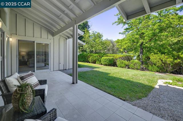 2607 Saklan Indian Dr, Walnut Creek CA: https://media.crmls.org/mediaz/f7d9e069-256f-4fb3-952a-97187aceb568.jpg