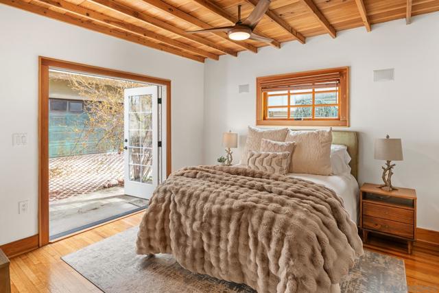 4605 4607 Terrace Dr, San Diego CA: https://media.crmls.org/mediaz/f7da3bf6-8697-40cc-9dc1-3bcefe426c27.jpg