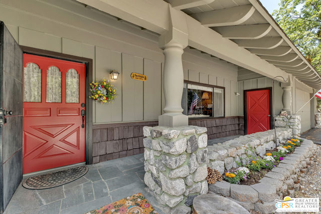 21395 Highway 243, Idyllwild CA: https://media.crmls.org/mediaz/f7daac64-4e08-4117-bea5-31357bde0872.jpg