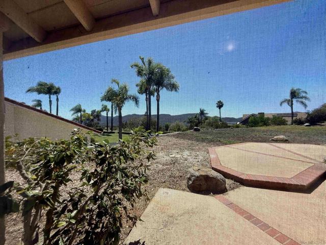2237 Eucalyptus Ave, Escondido CA: https://media.crmls.org/mediaz/f7dae1dd-b849-415f-b110-6c8619cfe255.jpg