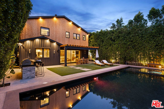 4447 Farmdale Avenue, Studio City CA: https://media.crmls.org/mediaz/f7daefb4-745e-4a9f-8527-47486fb45d05.jpg