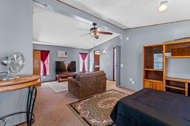 2342 Sand Jewel Avenue, Thermal CA: https://media.crmls.org/mediaz/f7daf8b7-3623-4851-b5b4-317d55f91aa5.jpg