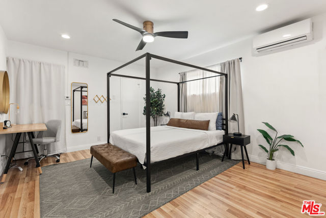 5918 S La Cienega Boulevard, Los Angeles CA: https://media.crmls.org/mediaz/f7dbf7c5-a05b-47e9-9c6f-370aec8badc3.jpg