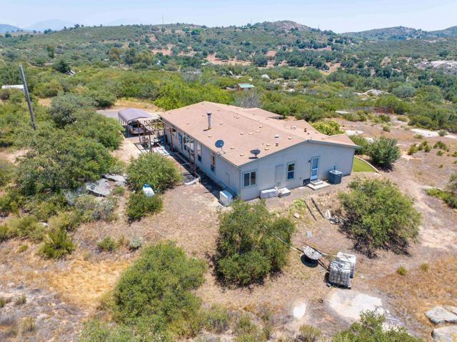 26671 Littlepage Road, Ramona CA: https://media.crmls.org/mediaz/f7dc2b10-644d-49e4-ba18-20237a8401e6.jpg