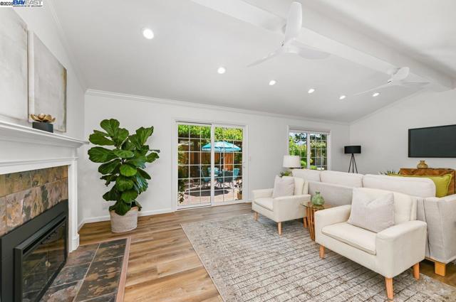 6701 Taffy Ct, Pleasanton CA: https://media.crmls.org/mediaz/f7dc6f4a-b869-422c-ba9b-88001f2be76c.jpg