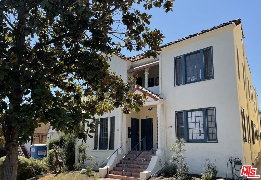 1125 S Citrus Avenue