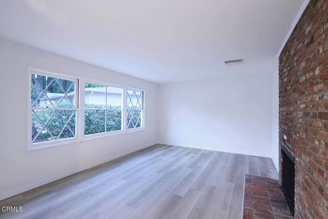 Detail Gallery Image 5 of 29 For 6429 Creemore Ln, Tujunga,  CA 91042 - 3 Beds | 2/1 Baths