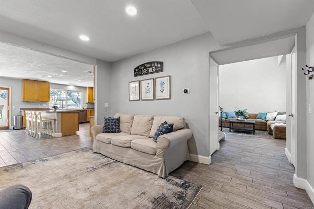 Detail Gallery Image 11 of 38 For 1754 Hill Top Ln, Encinitas,  CA 92024 - 4 Beds | 2/1 Baths