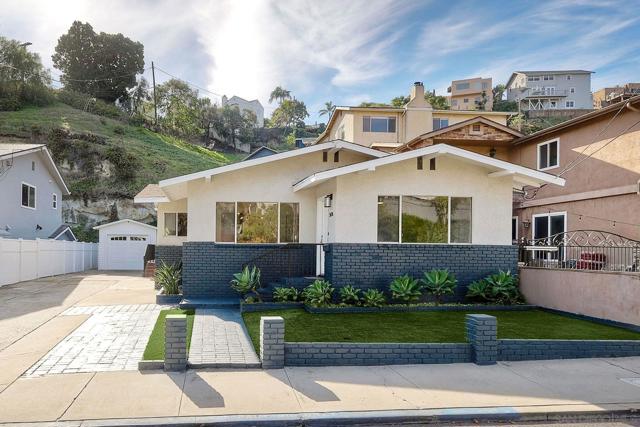 3476 Reynard Way, San Diego CA: https://media.crmls.org/mediaz/f7dd4015-87d0-4593-b705-d1579e4c719e.jpg