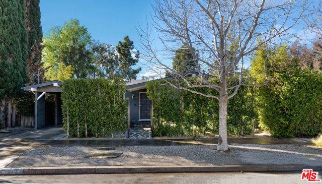 527 Las Casas Avenue, Pacific Palisades, California 90272, 2 Bedrooms Bedrooms, ,2 BathroomsBathrooms,Single Family Residence,For Sale,Las Casas,24427159