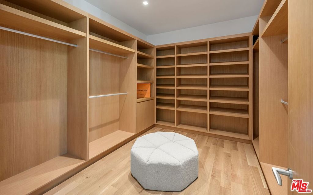 MLS #26836973 image #20