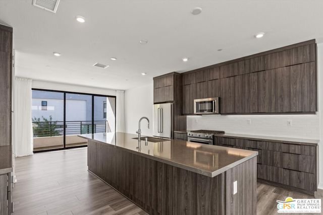 906 Cameron Center Drive, Palm Springs, CA 92264