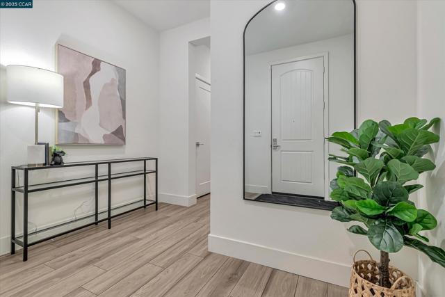 39103 Via Vicenza, San Ramon CA: https://media.crmls.org/mediaz/f7def5f5-502b-4802-a9e5-44276f133b7f.jpg