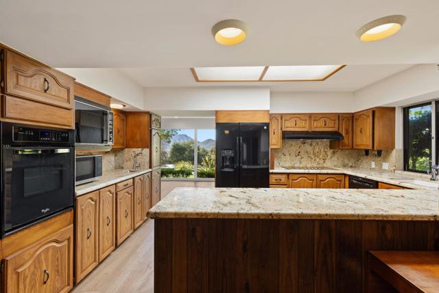 Detail Gallery Image 25 of 61 For 1520 via Rancho Pkwy, Escondido,  CA 92029 - 3 Beds | 3 Baths