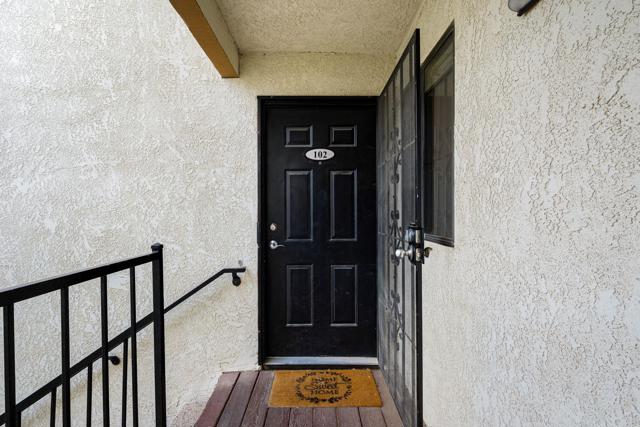 Image 4 of 35 For 78650 Avenue 42  102