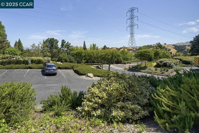 2101 PTARMIGAN DR, Walnut Creek CA: https://media.crmls.org/mediaz/f7df3167-65c3-43de-9b0b-76ef74704312.jpg