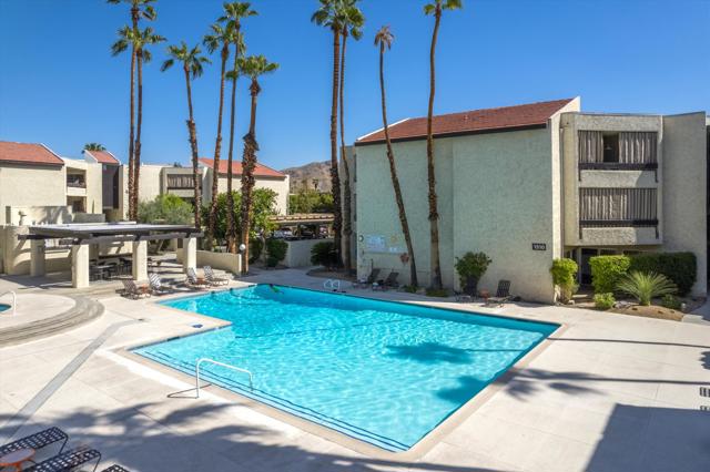 1552 S Camino Real, Palm Springs CA: https://media.crmls.org/mediaz/f7df8b02-4e73-4e42-b5e5-a3c8fe1e2697.jpg