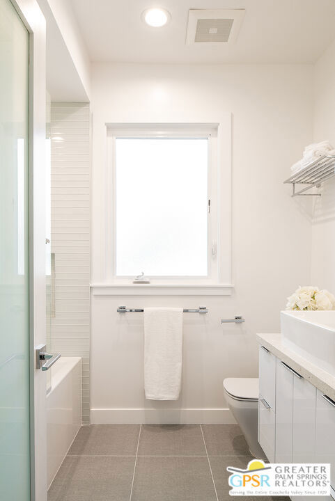 717 N ORLANDO Avenue, Los Angeles CA: https://media.crmls.org/mediaz/f7dfe522-f9a7-4ff6-916b-887251db2cbd.jpg