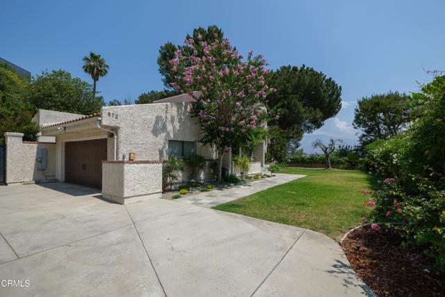 872 Flores De Oro, South Pasadena CA: https://media.crmls.org/mediaz/f7dfedb1-c548-463e-9895-2f5b99e122f1.jpg