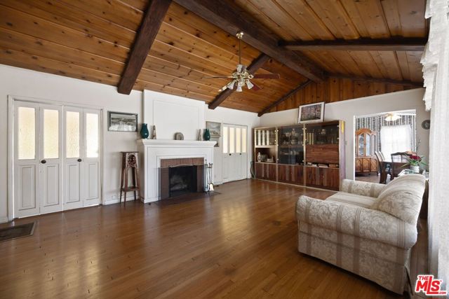6655 Lindley Avenue, Reseda CA: https://media.crmls.org/mediaz/f7e0c0a1-9105-4923-94a0-748bcad39741.jpg