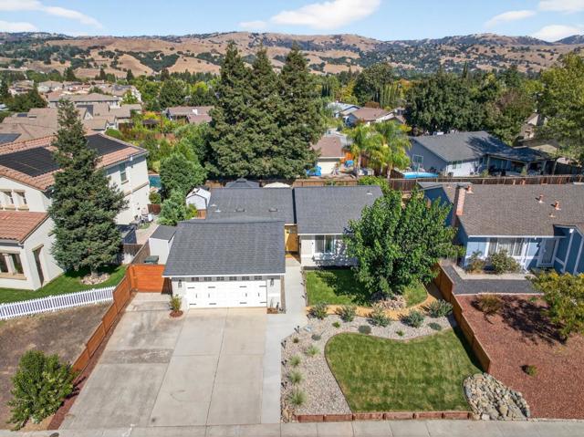 1295 Jasmine Way, Morgan Hill CA: https://media.crmls.org/mediaz/f7e0f31c-a751-4d3b-ade7-affc94536673.jpg
