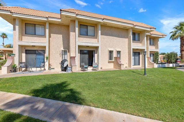 40785 Breezy Pass Road, Palm Desert CA: https://media.crmls.org/mediaz/f7e2b4b1-d846-4853-b27d-53cf7abfacf2.jpg