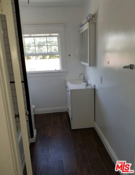 6640 Leland Way, Los Angeles CA: https://media.crmls.org/mediaz/f7e2c377-5caf-4b35-8aff-bbcbc285c62c.jpg